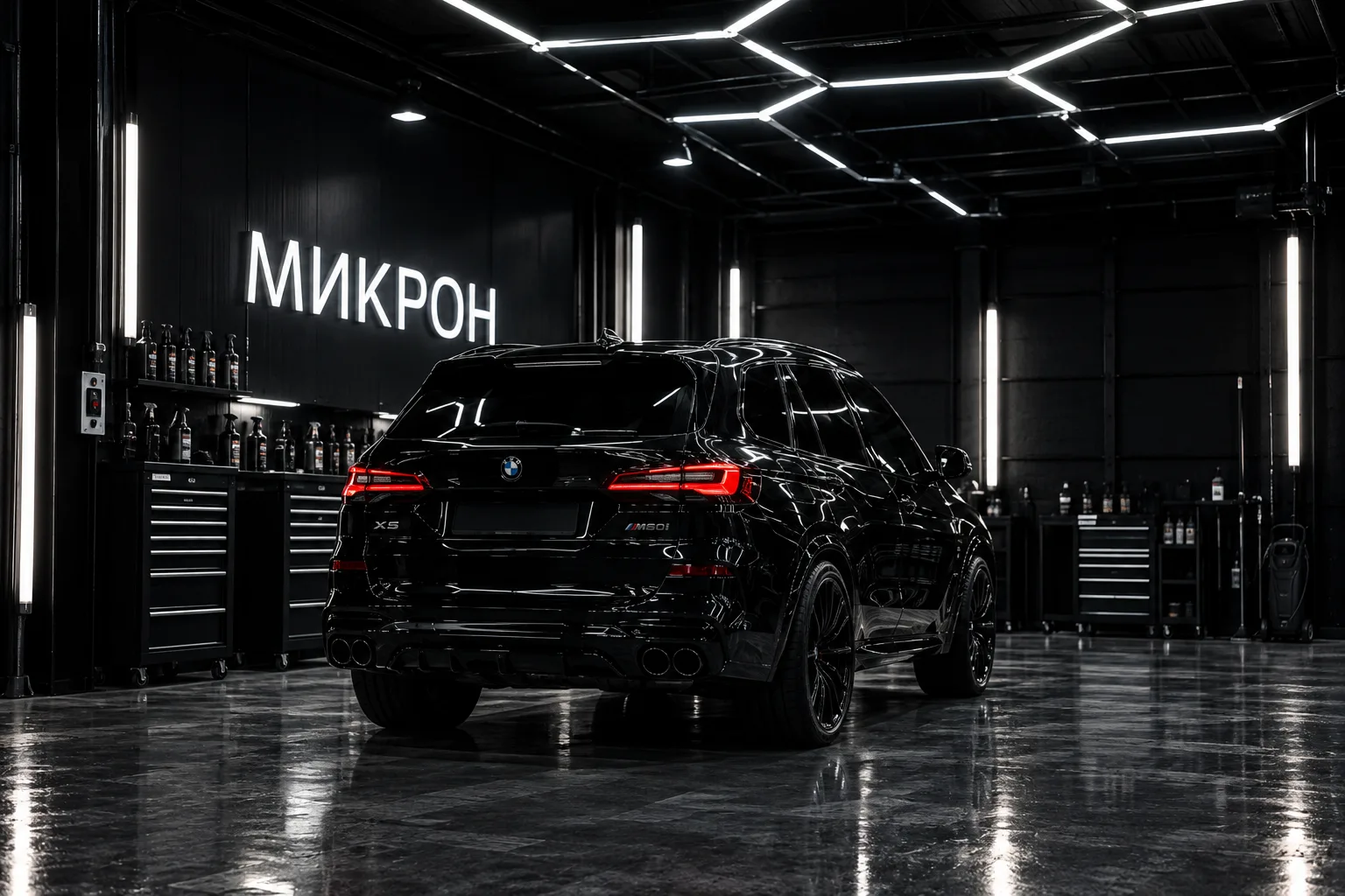 Студия МИКРОН: чёрный BMW X5 под шестиугольным светом